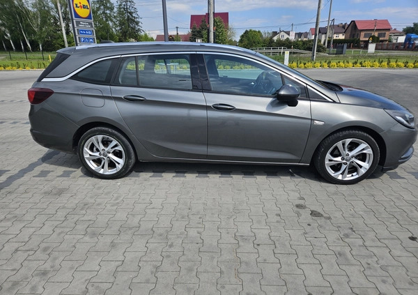 Opel Astra cena 26900 przebieg: 262000, rok produkcji 2017 z Nowogrodziec małe 154